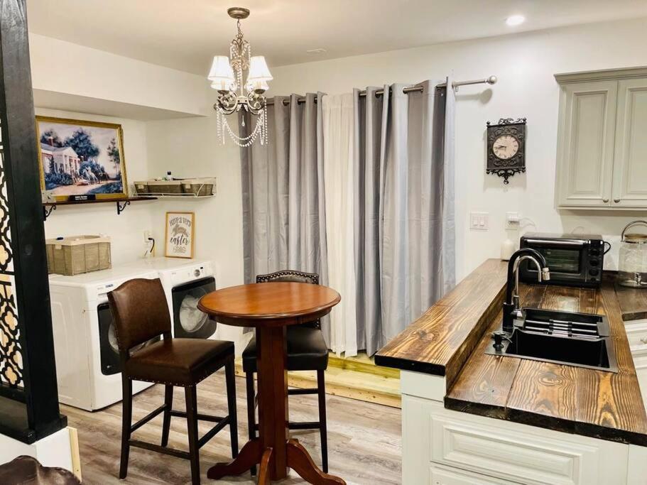 Adorable French Style - 1 Bedroom. * Fernandina Beach